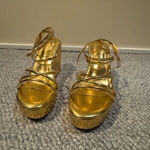 Elegant Gold Strappy Women's Sandals